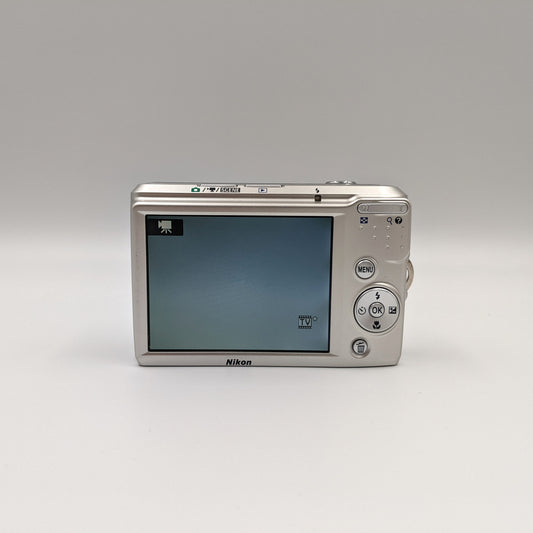 Nikon Coolpix L18